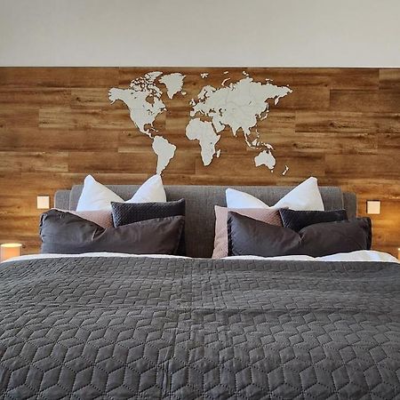 Das Ferienapartment Alexandrine Direkt Am Pfaffenteich Mit Eigenem Parkplatz Шверін Екстер'єр фото